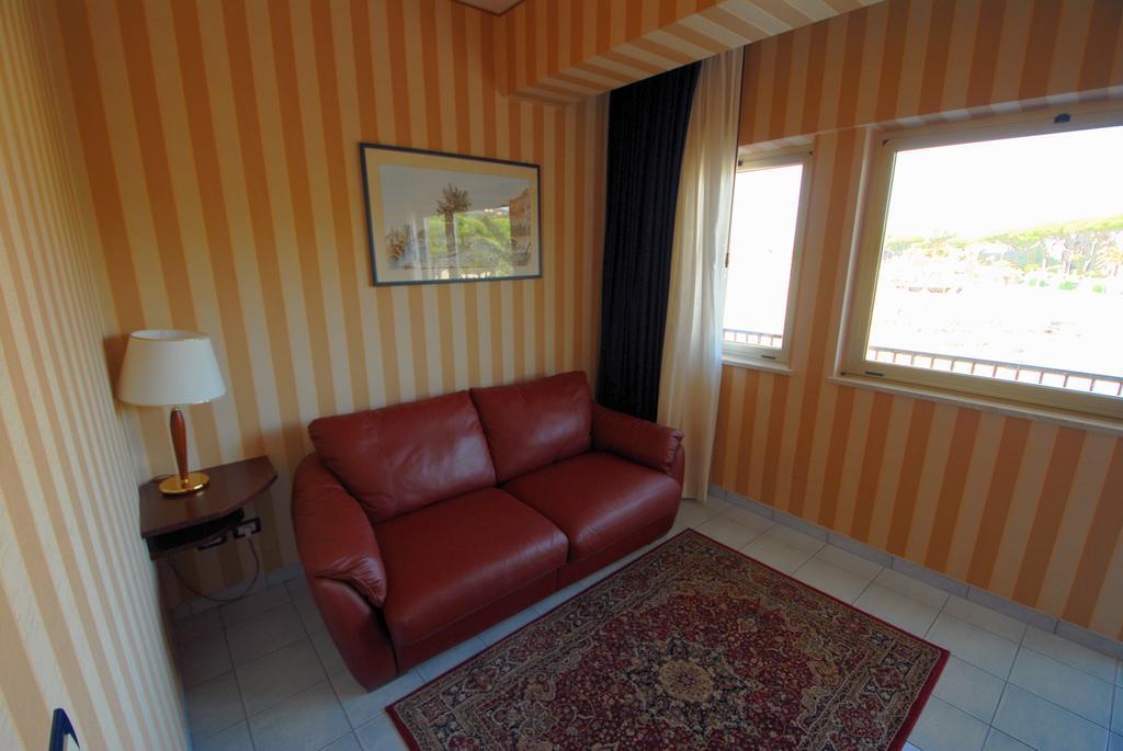 Grand Hotel L'Approdo Terracina Pokoj fotografie
