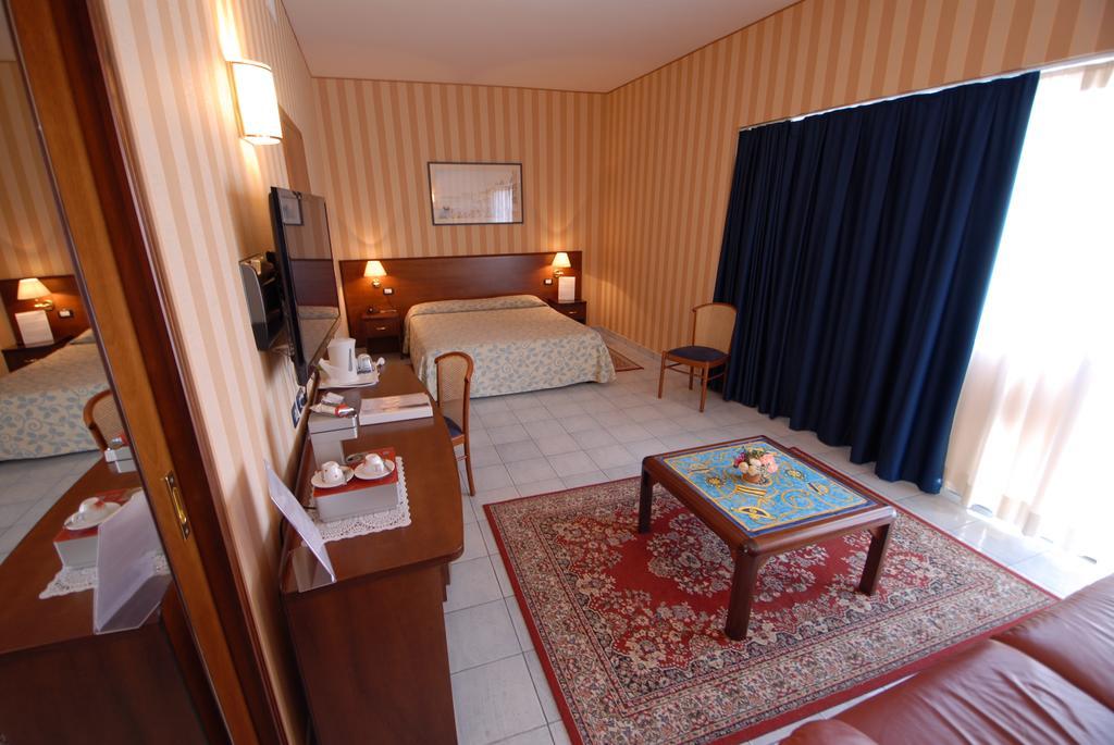 Grand Hotel L'Approdo Terracina Pokoj fotografie